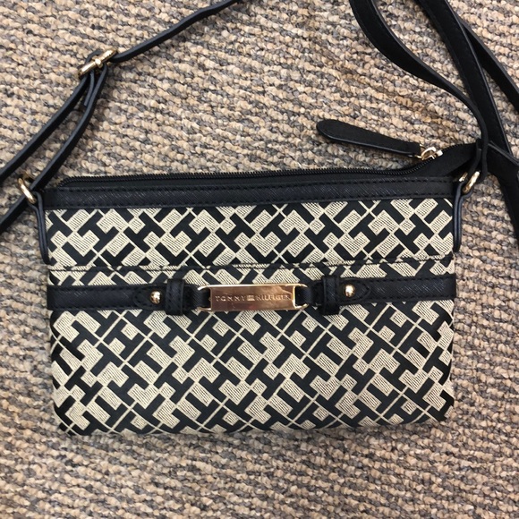Tommy Hilfiger Handbags - SOLD- Tommy Hilfiger crossbody (small)